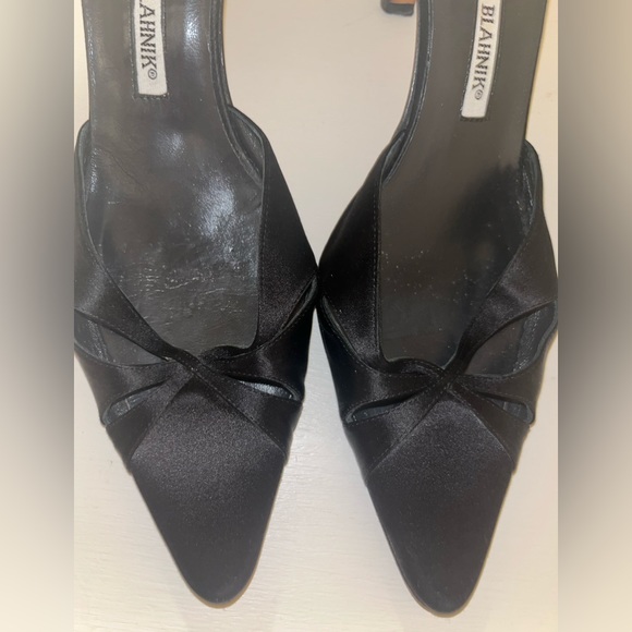 Manolo Blahnik black satin dress shoes. - Picture 2 of 9